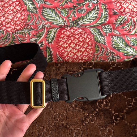 Gucci GG Monogram Velvet Belt Bag - Picture 3 of 10